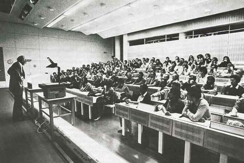 Geschichte der Physik an der Freien Universität Berlin