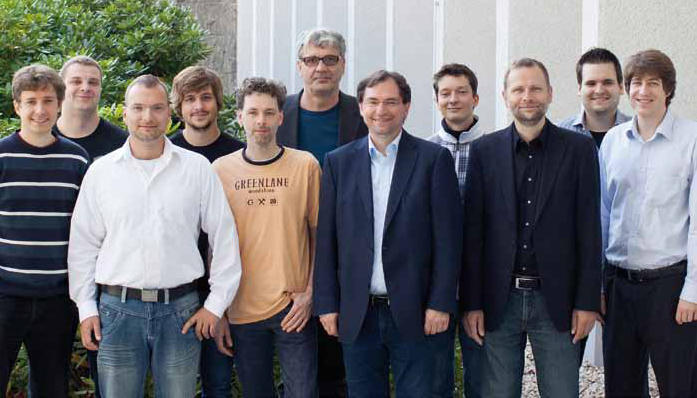 Das TET-Team von links nach rechts: Dr. Sebastian Haase, Ron Bösl, Dr. André Albrecht, Oliver Schulze, Christian Hindermann, Wolfgang Neuhaus, Dr. Jürgen Kirstein, Gunnar Keuer, Prof. Volkhard Nordmeier, Timo Bleimling, Martin Pluta