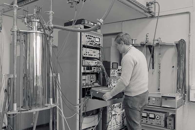 Kernresonanzmessungen an Metallen, 1973