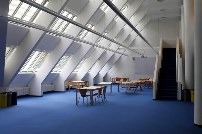 BoB (Bibliothek ohne Bücher): Arbeitsplätze in der ehemaligen Bibliothek