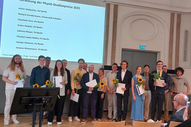 Preisträgerinnen und Preisträger des Physik-Studienpreises 2025 der Physikalischen Gesellschaft zu Berlin
